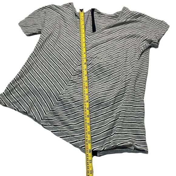Calvin Klein Women’s Asymmetrical Stripped Shirt With Zipper Back Size Medium - Picture 10 of 14